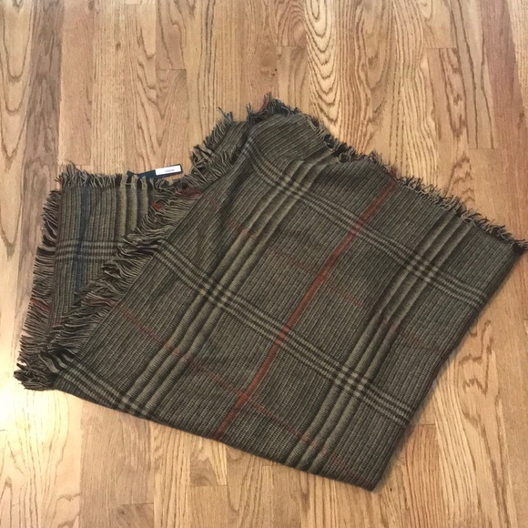 Accessories - NWT brown scarf or shawl